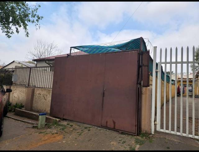 2 BEDROOM PROPERTY TO RENT IN BEZUIDENHOUT VALLEY